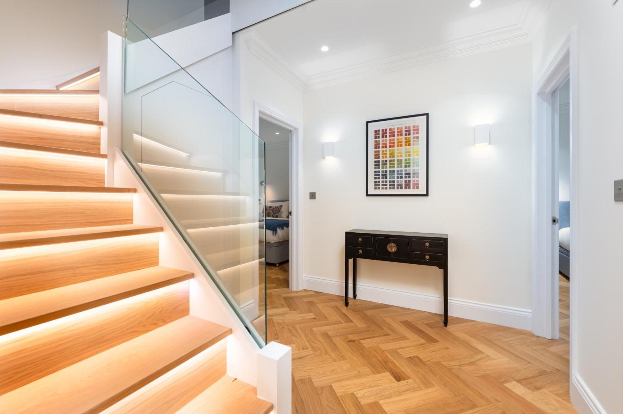 Stunning Hampstead Rh9 *