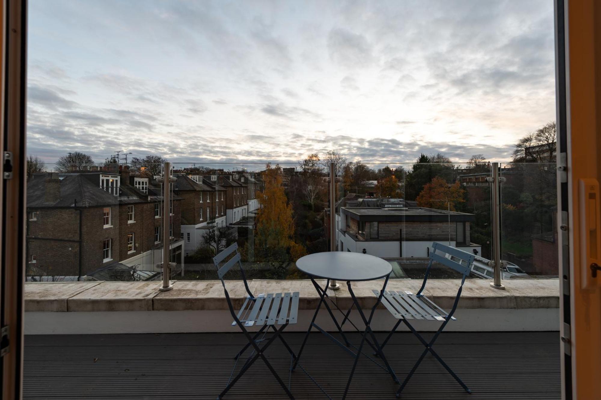 Stunning Hampstead Rh9